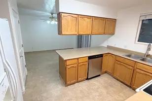 10753 S 895 E, Sandy, UT 84094 - Photo 9