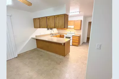 10753 S 895 E, Sandy, UT 84094 - Photo 7