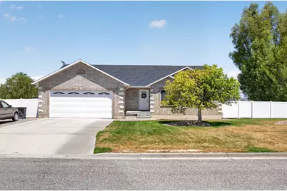 465 E 400 S, Centerfield, UT 84622 - Photo 1