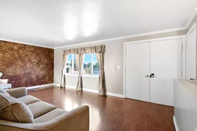 648 W 700 N, Clearfield, UT 84015 - Photo 3