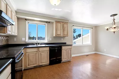 648 W 700 N, Clearfield, UT 84015 - Photo 9