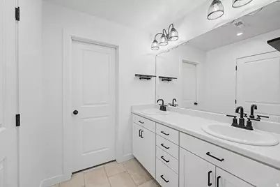 9367 N Vernham Ln, Eagle Mountain, UT 84005 - Photo 11
