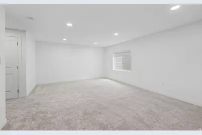 9367 N Vernham Ln, Eagle Mountain, UT 84005 - Photo 13