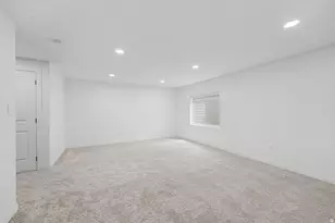 9367 N Vernham Ln, Eagle Mountain, UT 84005 - Photo 13