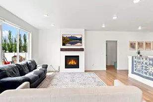 572 S 690 E, Hyrum, UT 84319 - Photo 5