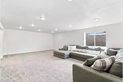 572 S 690 E, Hyrum, UT 84319 - Photo 27