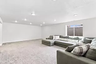 572 S 690 E, Hyrum, UT 84319 - Photo 27