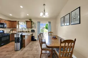 4523 N Buckboard St, Eagle Mountain, UT 84005 - Photo 9
