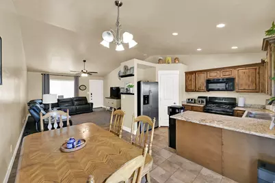 4523 N Buckboard St, Eagle Mountain, UT 84005 - Photo 13