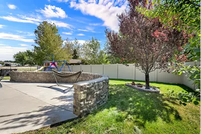 1051 S 1925 W, Syracuse, UT 84075 - Photo 37