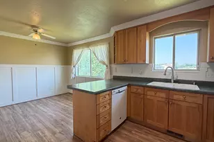 235 E 800 S, Layton, UT 84041 - Photo 7