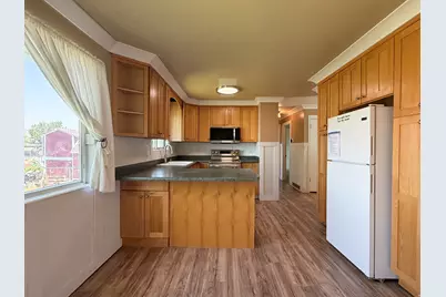 235 E 800 S, Layton, UT 84041 - Photo 5
