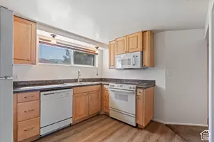 4928 S 1645 E, Holladay, UT 84117 - Photo 37