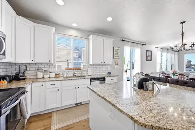 1596 N Cordoba Dr, Saratoga Springs, UT 84045 - Photo 9