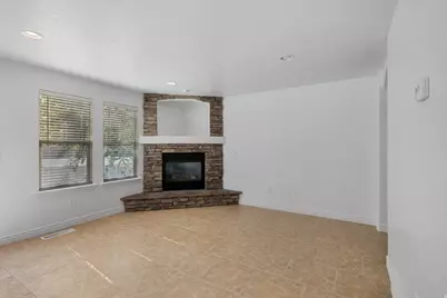 7183 S Villa Place Dr E, Midvale, UT 84047 - Photo 9