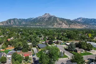 4547 S Tanglewood Dr, Holladay, UT 84117 - Photo 5