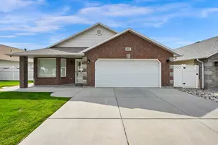 1661 N 865 W, Clinton, UT 84015 - Photo 1