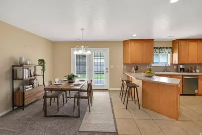 1661 N 865 W, Clinton, UT 84015 - Photo 5