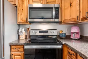 245 N Bliss Ct, Salt Lake City, UT 84116 - Photo 5