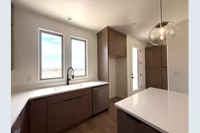 5351 W Center Field Dr S #124, South Jordan, UT 84009 - Photo 7