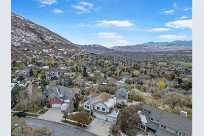 11722 S Cassowary Dr E, Sandy, UT 84092 - Photo 9