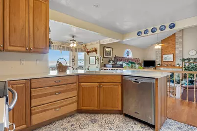 11722 S Cassowary Dr E, Sandy, UT 84092 - Photo 19