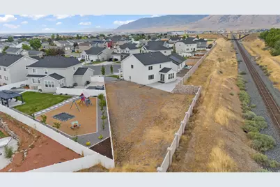 1627 N Ashlin Ct E, Tooele, UT 84074 - Photo 31
