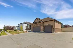 1201 S Shotley Bridge Dr, Syracuse, UT 84075 - Photo 5