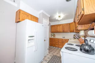 1545 N 300 W, Bountiful, UT 84010 - Photo 13