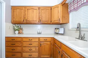 1545 N 300 W, Bountiful, UT 84010 - Photo 9