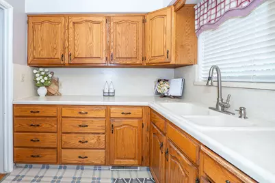 1545 N 300 W, Bountiful, UT 84010 - Photo 11