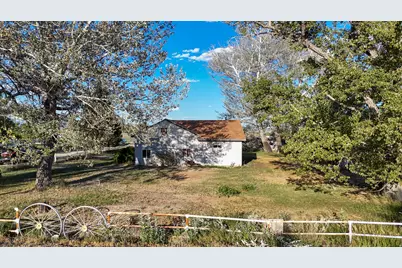 215 S 200 E, Elmo, UT 84521 - Photo 15