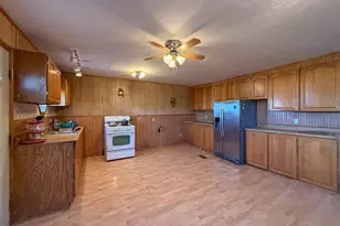 215 S 200 E, Elmo, UT 84521 - Photo 3