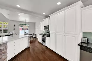 8391 S Lorimer Ln, Sandy, UT 84070 - Photo 5