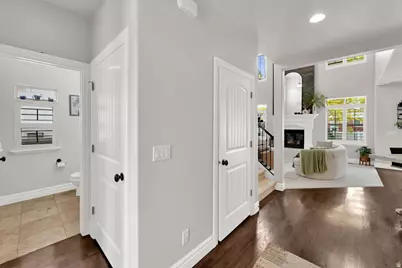 8391 S Lorimer Ln, Sandy, UT 84070 - Photo 15