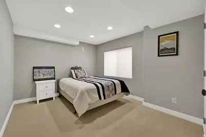 8391 S Lorimer Ln, Sandy, UT 84070 - Photo 23