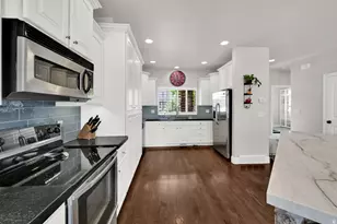 8391 S Lorimer Ln, Sandy, UT 84070 - Photo 9