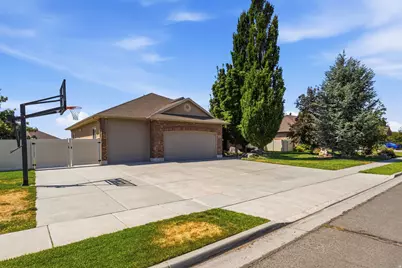 2513 W 775 N, Layton, UT 84041 - Photo 3