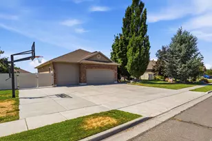 2513 W 775 N, Layton, UT 84041 - Photo 3