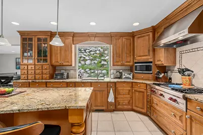 10927 S Lostwood Dr, Sandy, UT 84092 - Photo 9
