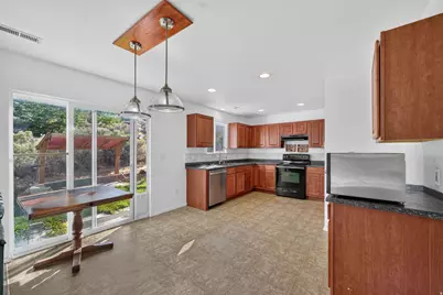 261 W Kestrel Dr, Saratoga Springs, UT 84045 - Photo 9