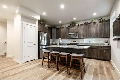 668 S 400 E, Clearfield, UT 84015 - Photo 3
