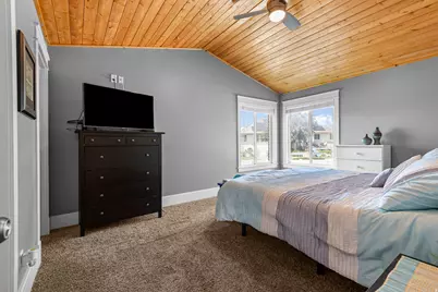 1133 S Bridgecreek Ln W, Layton, UT 84041 - Photo 17