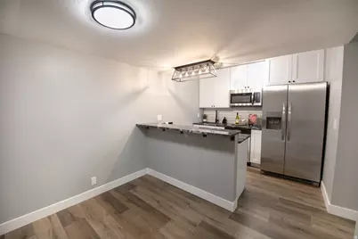 4828 S Highland Cir #304, Holladay, UT 84117 - Photo 5