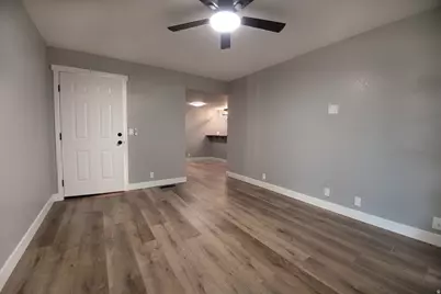 4828 S Highland Cir #304, Holladay, UT 84117 - Photo 3
