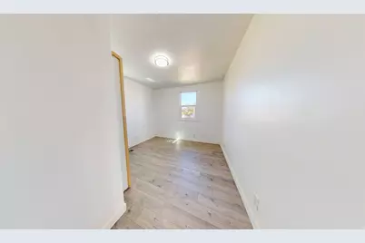 134 6 W, East Carbon, UT 84520 - Photo 15