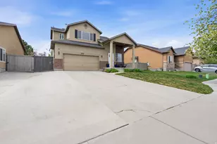 8757 N Jefferson Dr, Eagle Mountain, UT 84005 - Photo 29