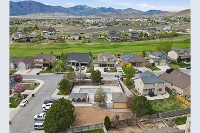 8757 N Jefferson Dr, Eagle Mountain, UT 84005 - Photo 31
