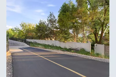 342 W Millcreek Rd, Pleasant Grove, UT 84062 - Photo 45
