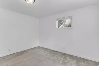 6685 S 1680 E, Cottonwood Heights, UT 84121 - Photo 33